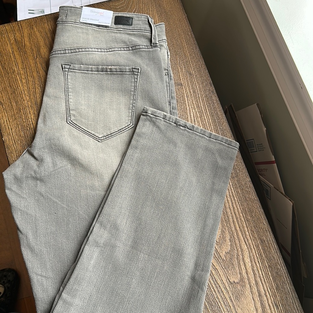 Women’s Skinny Girl Celeste Straight High Rise jeans size 30/10 short